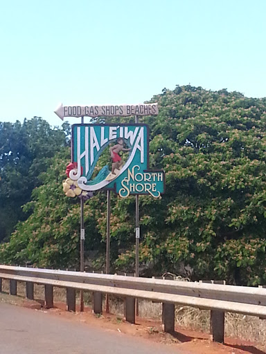 North Shore Hale'iwa Sign