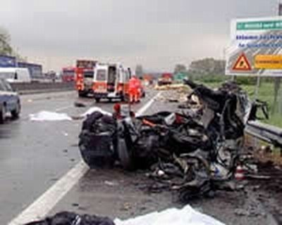 [incidente_A1_caianello_20060703001658[3].jpg]