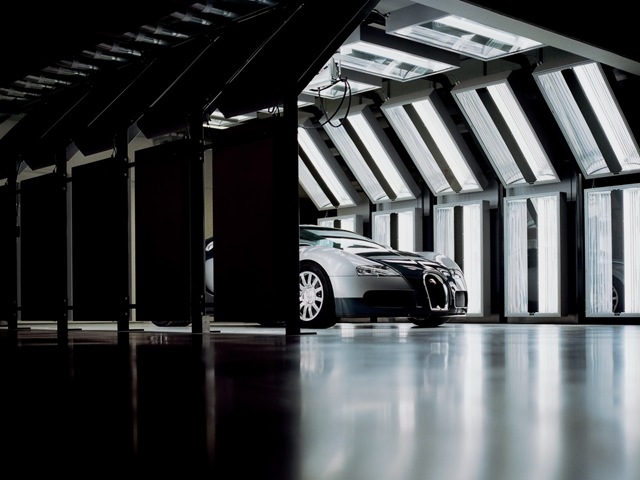 [2006-Bugatti-Veyron-Workshop-Molsheim-Lighting-1600x1200[2].jpg]