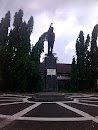 Jose P Laurel Statue