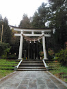 青海神社の白い鳥居