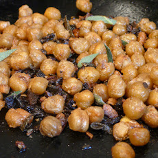 Roasted Chickpeas with Garlic and Sage