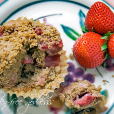 Strawberry Rhubarb Muffins with Streusel Topping