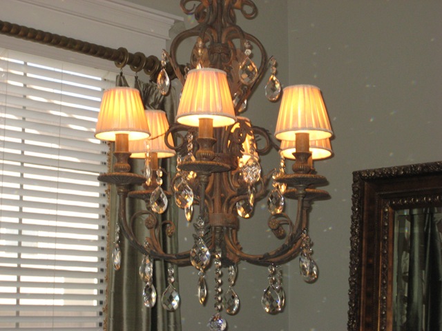 [chandelier2.jpg]