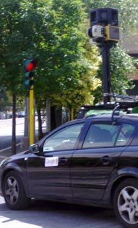 オランダに上陸したGoogle StreetView用の車両群。