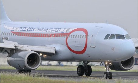 燃料電池で動く飛行機。
