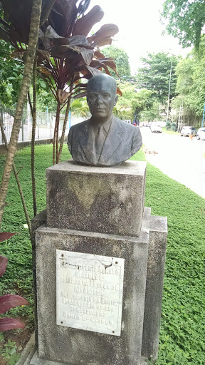 Busto de Dr. Antônio Nonato Marques