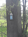 Kapliczka Na Drzewie