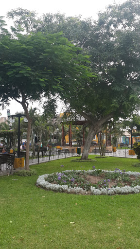 Plaza De Armas De Lurin