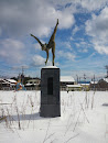 翔 - fly statue