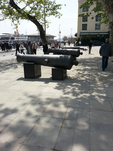 Navy Cannons