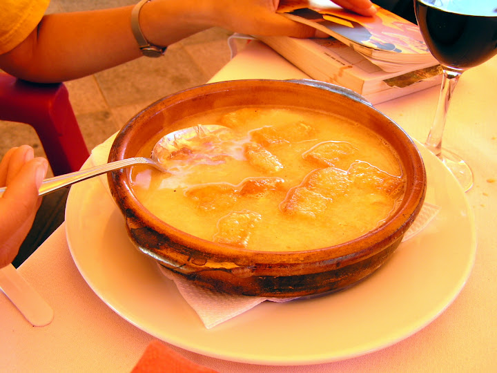 sopa de ajo