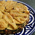 Tarte tatin fenouille courgette sur lit de chou-fleur et lentilles