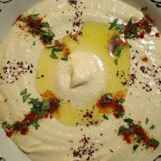 Hummus, Hamos, Houmous, Hommos, Hommus, Hummos, Hummous, Humus!