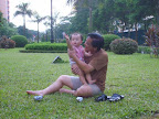 Chip chơi với ông ngoại