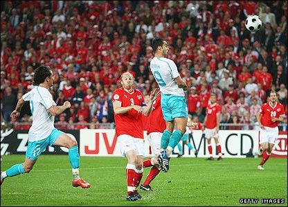 [_44739054_semih_gett[2].jpg]