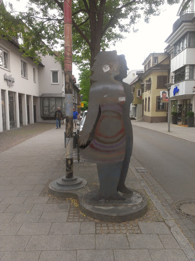 Portal - Statue einer Frau