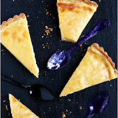 Vanilla and Cardamom-Flavored Flan Tart