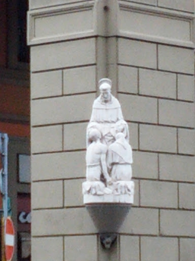 Statua S. Francesco d'Assisi - P.zza Libertà