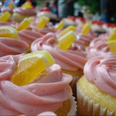 Raspberry Cream Cheese Fluffy Frosting
