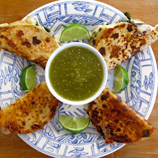 Quesadillas Blancas Con Salsa Verde