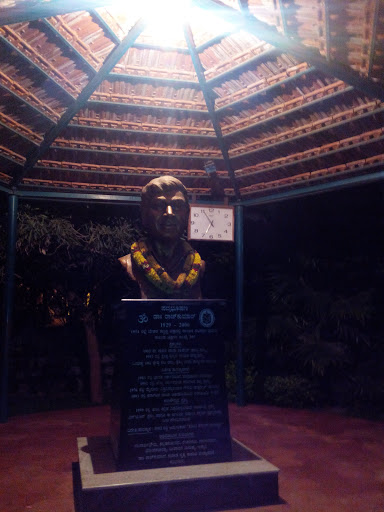 Dr Rajkumar Statue