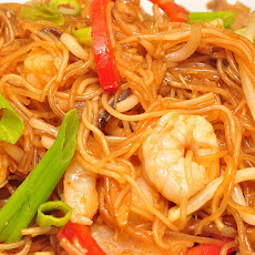 Shrimp With Rice Stick Noodles and Vegetables (Ww)