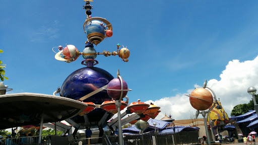 Hong Kong Disneyland Orbitron