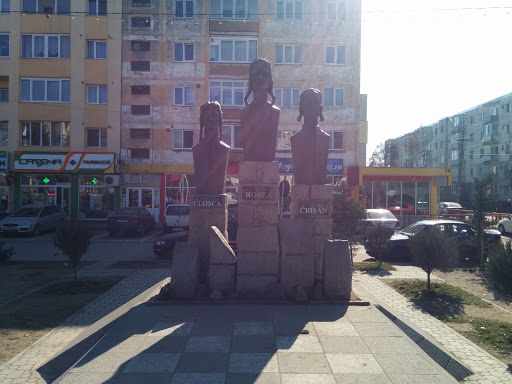 Monument Statuar Horea Closca Si Crisan