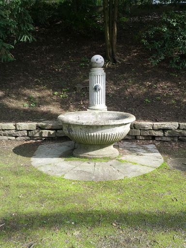 Fountain in Tavelparc