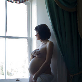 Anticipation by Martin Thomas - Portrait & People Maternity