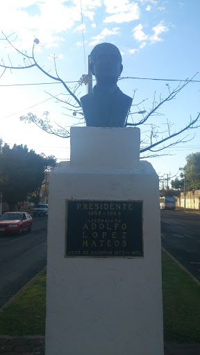 Busto Adolfo López Mateos