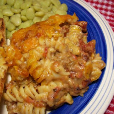 Beefy Macaroni and Cheese Bake