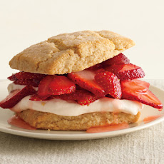Almond-Oat Strawberry Shortcakes