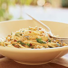 Spaghetti with White Clam Sauce