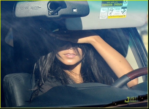 vanessa-hudgens-facial-treats-08