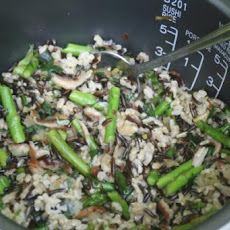 Stir-Fried Wild Rice With Asparagus and Mushrooms