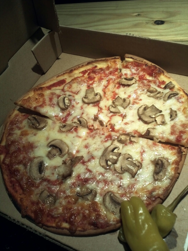 9 inch pizza with mushrooms