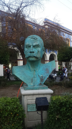 Busto Emiliano Zapata