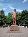 Sholohov statue
