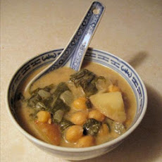 Garlic, Chickpea and Spinach Soup