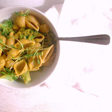 Spookey Spicy Peanut-pumpkin Pasta