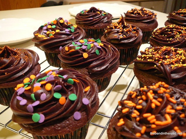 [mmmmm me want cupcakes[3].jpg]