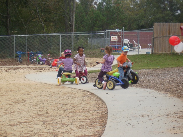 [kids biking[3].jpg]