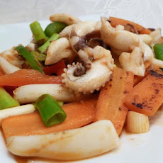 Spicy Stir Fried Squid (Ohjing-Uh Bokkeum)