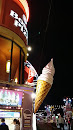 Giant Ice Cream 