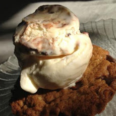 Chewy Chocolate Chip Pizookies