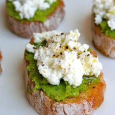Pea Pesto Crostini
