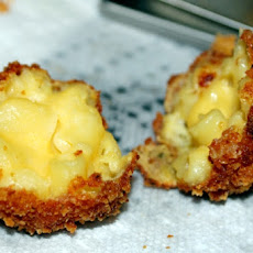Fried Mac and Cheese Balls