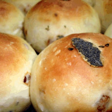 Caramelized Shallot Dinner Rolls